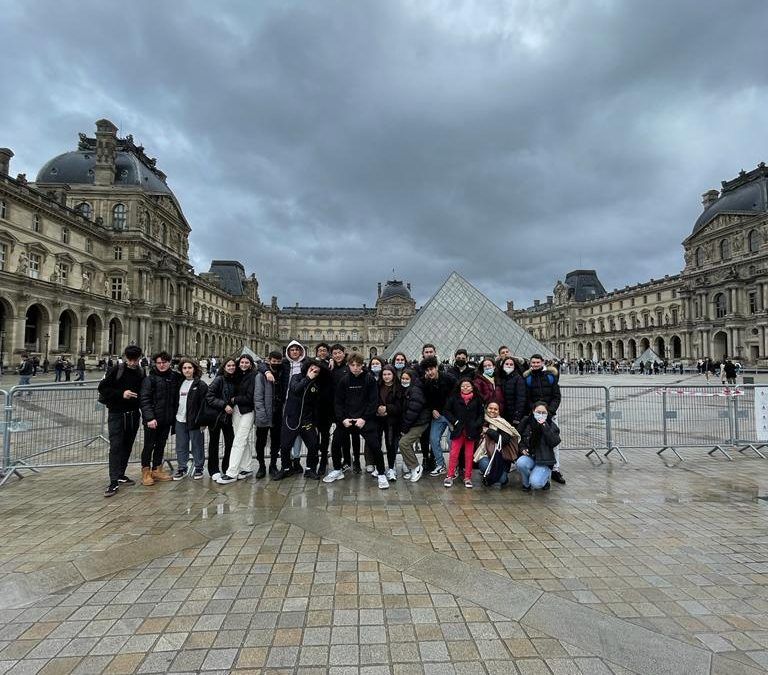 Últimos momentos de la movilidad de estudiantes en grupo a París. Acreditación Erasmus+