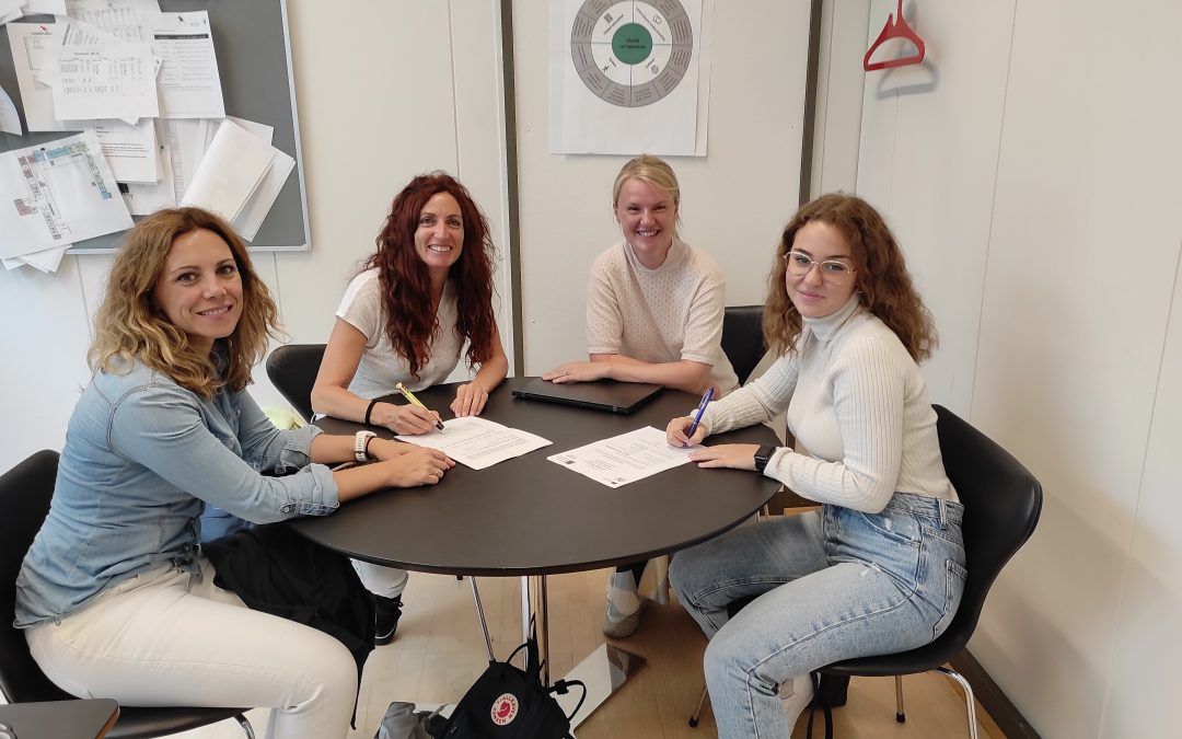 Firmando acuerdos de aprendizaje MLD y preparando intercambios para el próximo curso